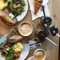 Photo taken at Le Pain Quotidien by Yanina S. on 3/23/2019