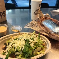 Photo taken at Chipotle Mexican Grill by Norma H. on 11/24/2017