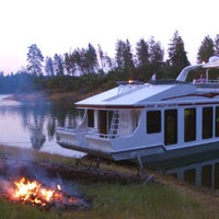 Photo taken at Houseboats.com by houseboats.com on 10/2/2013