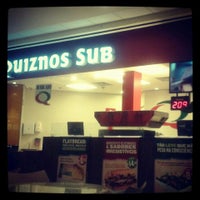 รูปภาพถ่ายที่ Quiznos โดย Mariana C. เมื่อ 11/30/2013