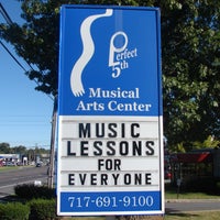 Photo prise au The Perfect 5th Musical Arts Center par The Perfect 5th Musical Arts Center le10/3/2013