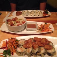 Photo taken at Sushi &amp;amp; Cebiches by Claretny C. on 10/28/2015
