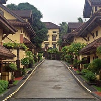 รูปภาพถ่ายที่ Hotel Dominique โดย Jhay D. เมื่อ 8/24/2016