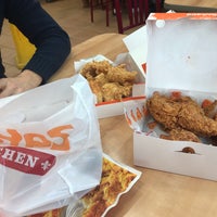 Photo taken at Popeyes Louisiana Kitchen by Eleonora A. on 1/4/2020