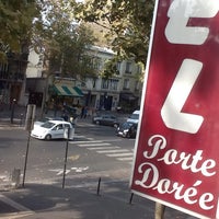 รูปภาพถ่ายที่ Hôtel de la Porte Dorée โดย Inaluyk G. เมื่อ 9/23/2014