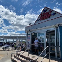 Photo prise au Johnny&#39;s Famous Reef Restaurant par YC C. le8/30/2020