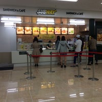 Photo taken at SUBWAY 帝京平成大学中野キャンパス店 by しも け. on 5/12/2014