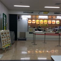 Photo taken at SUBWAY 帝京平成大学中野キャンパス店 by しも け. on 5/12/2014