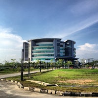 Tunku Tun Aminah Library (UTHM Library) - Universiti Tun Hussein Onn ...