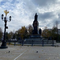 Photo taken at Екатерининский сквер by Юля💕 on 11/19/2020