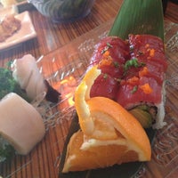 Foto tirada no(a) Fancy Sushi and Grill por Kymbrough Z. em 4/26/2013