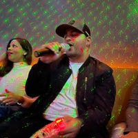 5/14/2022 tarihinde Sageziyaretçi tarafından 5 Bar Karaoke &amp;amp; Lounge'de çekilen fotoğraf