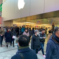 Photo taken at Apple Nagoya Sakae by itatas i. on 1/2/2019