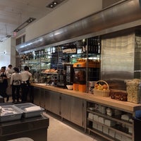12/15/2013にOrestes H.がEpicure Gourmet Market &amp;amp; Cafeで撮った写真