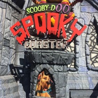 Foto tirada no(a) Scooby-Doo Spooky Coaster por Christopher C. em 5/29/2017