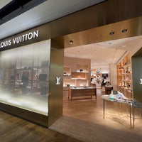 Photo taken at Louis Vuitton by Abdullah on 11/12/2021