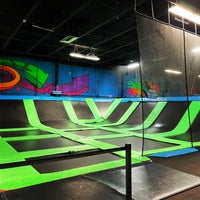 Photo taken at Bounce Trampoline Sports by Rita L. on 9/12/2022