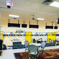 Photo taken at Whitestone Lanes Bowling Centers by Rita L. on 4/30/2022