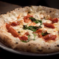 Photo prise au Pizzeria Saviello par Pizzeria Saviello le1/8/2014