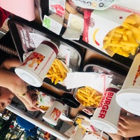 Photo taken at Burger King by Dilara Selin K. on 9/9/2018