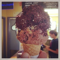 Photo taken at Mad Maggie&amp;#39;s Ice Cream by Margot B. on 8/17/2013
