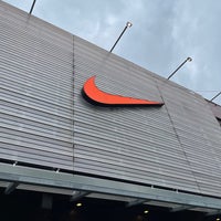 Nike Factory Store - 6 tips de 319