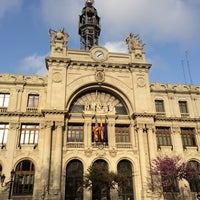 Photo taken at Tienda Telefonica Plaza Ayuntamiento by Elitsa on 4/12/2015