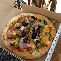 1/25/2013 tarihinde Fiofioziyaretçi tarafından Crispy Crust Pizza'de çekilen fotoğraf