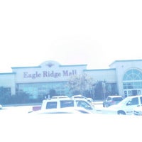 รูปภาพถ่ายที่ Eagle Ridge Mall โดย Rick S. เมื่อ 1/16/2016