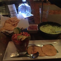 Снимок сделан в Luna Modern Mexican Kitchen пользователем Kirk M. 12/18/2015
