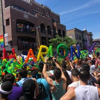 6/24/2018 tarihinde Christy S.ziyaretçi tarafından Chicago Pride Parade'de çekilen fotoğraf