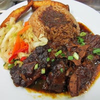 รูปภาพถ่ายที่ Janelle&amp;#39;s Caribbean American Cuisine &amp;amp; Bar โดย Janelle&amp;#39;s Caribbean American Cuisine &amp;amp; Bar เมื่อ 8/28/2014