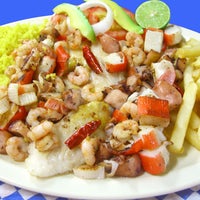 Das Foto wurde bei Los Abulones   Seafood &amp;amp; Tacos von Los Abulones   Seafood &amp;amp; Tacos am 10/10/2013 aufgenommen