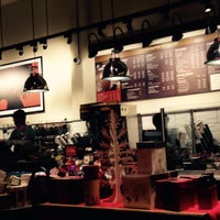 12/13/2014 tarihinde Kenley G.ziyaretçi tarafından Peet&amp;#39;s Coffee &amp;amp; Tea'de çekilen fotoğraf