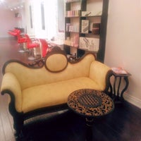 Photo prise au Powder Beauty Boutique par Powder Beauty Boutique le10/9/2013