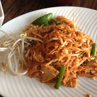 Foto scattata a 3E Taste of Thai da Kathleen A. il 4/15/2013