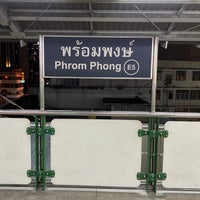 Photo taken at BTS Phrom Phong (E5) by Jo N. on 8/7/2023