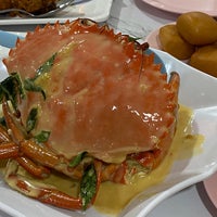 Photo taken at 龍海鮮螃蟹王 Mellben Seafood by c.s. on 9/20/2021