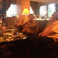 11/26/2013 tarihinde Mumul M.ziyaretçi tarafından Executive Lounge - Hotel Mulia Senayan, Jakarta'de çekilen fotoğraf