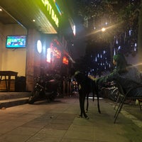 Photo taken at Shooters Bar / 射击手酒吧 by eunsan G. on 4/27/2018