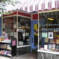 Das Foto wurde bei Broadside Bookshop von Broadside Bookshop am 10/12/2013 aufgenommen