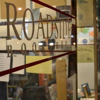 Das Foto wurde bei Broadside Bookshop von Broadside Bookshop am 2/5/2016 aufgenommen