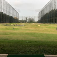 Photo taken at Windmill Arena Driving Range by (‵▽′)ψⓇⓊⓈⒽνεε🚲 on 3/26/2018