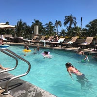 Photo taken at Pool - Hyatt Regency Waikiki by Leo L. on 8/2/2017