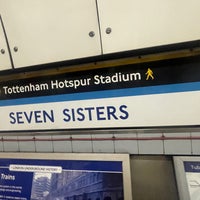 Photo taken at Seven Sisters London Underground Station by Leo L. on 8/6/2022