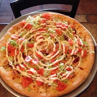 Das Foto wurde bei Dominick&amp;#39;s Pizzeria and Restaurant von Dominick&amp;#39;s Pizzeria and Restaurant am 10/11/2013 aufgenommen