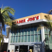 Photo taken at Trader Joe&amp;#39;s by Barry F. on 12/31/2021