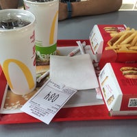 Photo taken at McDonald&amp;#39;s by Дани Д. on 7/25/2016