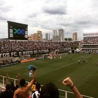 Foto diambil di Estádio Urbano Caldeira (Vila Belmiro) oleh Caio C. pada 11/4/2017