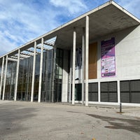 Photo taken at Pinakothek der Moderne by Fuyuhiko T. on 11/5/2023